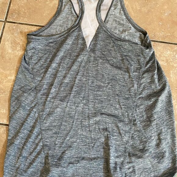 ATHLETA M Active Top  - Picture 4 of 4